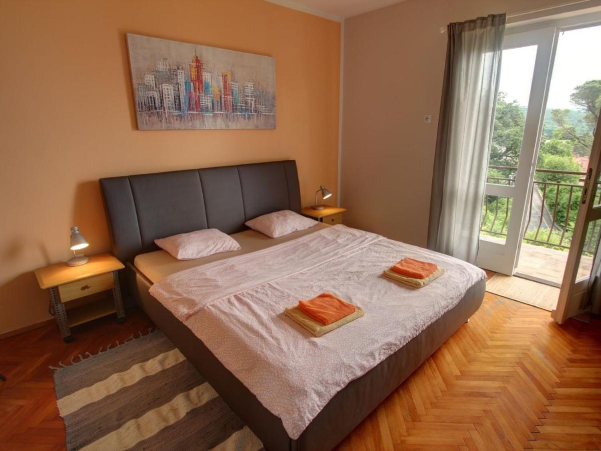 Lena Apartment