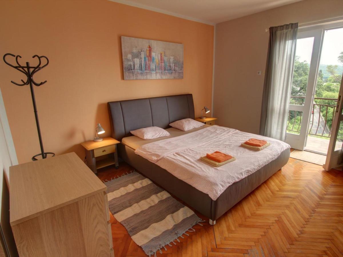 Lena Apartman *